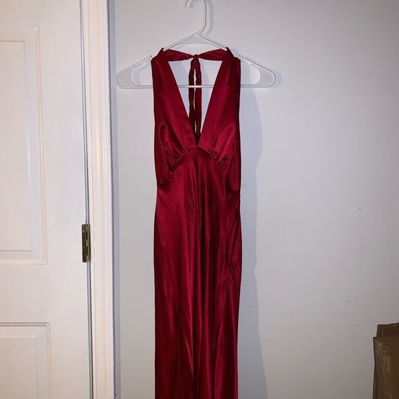 Neiman Marcus Dresses & Skirts - 100% silk Gorgeous long red prom dress